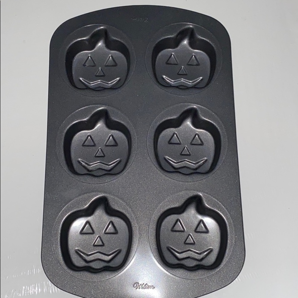 Wilton little pumpkins pan